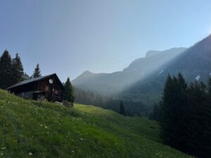 red gana top bareta lace alpine route alps walk sky tops excursions hiking mountains nature clouds landscape panorama routes trails trekking summit peaks view alpine traces