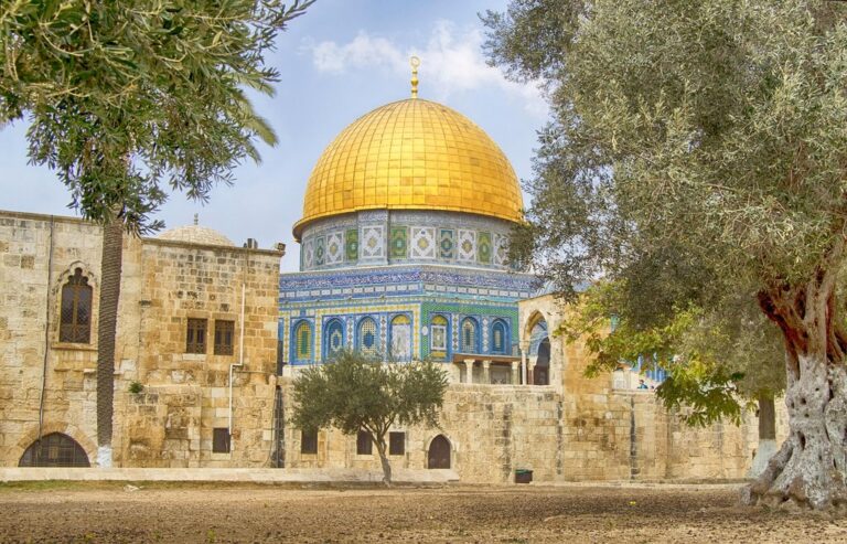 jerusalem dome of the rock islam israel mosque temple mount holy site religion gold dome jerusalem jerusalem jerusalem islam islam islam israel israel mosque mosque mosque mosque mosque