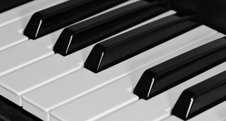 piano keyboard music organ musical instrument piano keys piano keyboard white keys black keys close up piano piano piano piano piano music